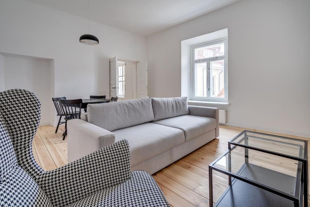 Spacious 2-Bedroom Flat In Old Town By Urban Rent Βίλνιους Εξωτερικό φωτογραφία