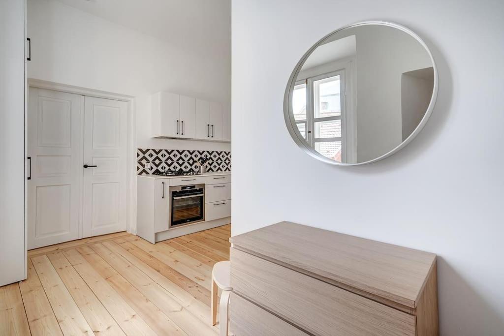 Spacious 2-Bedroom Flat In Old Town By Urban Rent Βίλνιους Εξωτερικό φωτογραφία
