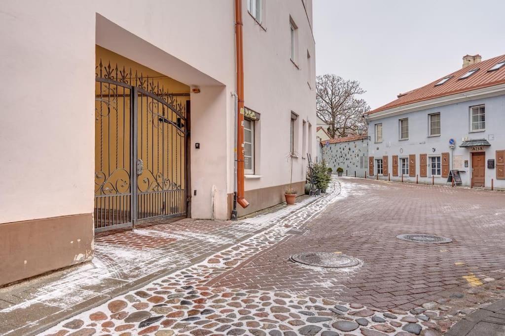 Spacious 2-Bedroom Flat In Old Town By Urban Rent Βίλνιους Εξωτερικό φωτογραφία