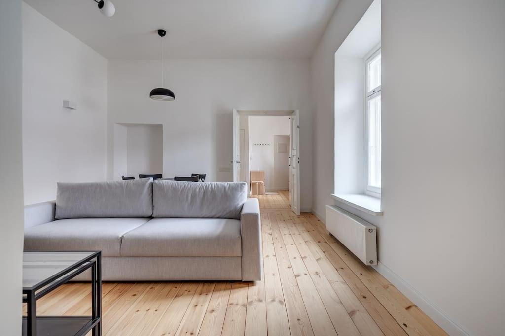 Spacious 2-Bedroom Flat In Old Town By Urban Rent Βίλνιους Εξωτερικό φωτογραφία