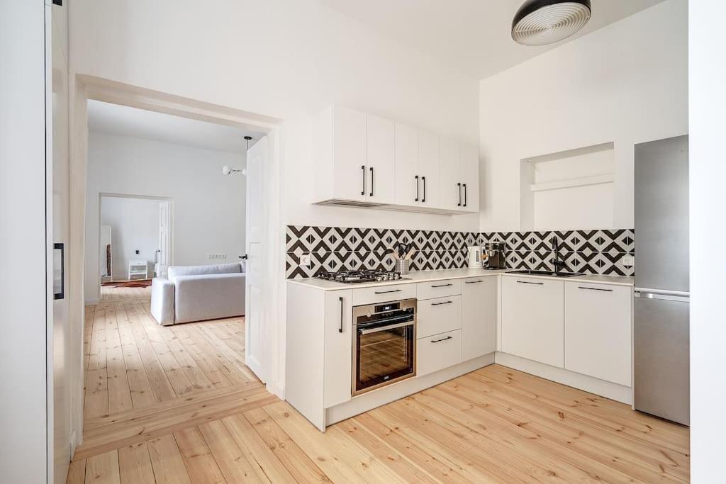 Spacious 2-Bedroom Flat In Old Town By Urban Rent Βίλνιους Εξωτερικό φωτογραφία