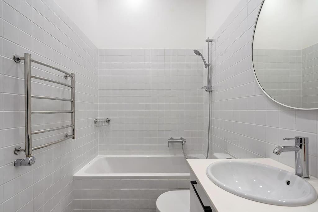 Spacious 2-Bedroom Flat In Old Town By Urban Rent Βίλνιους Εξωτερικό φωτογραφία